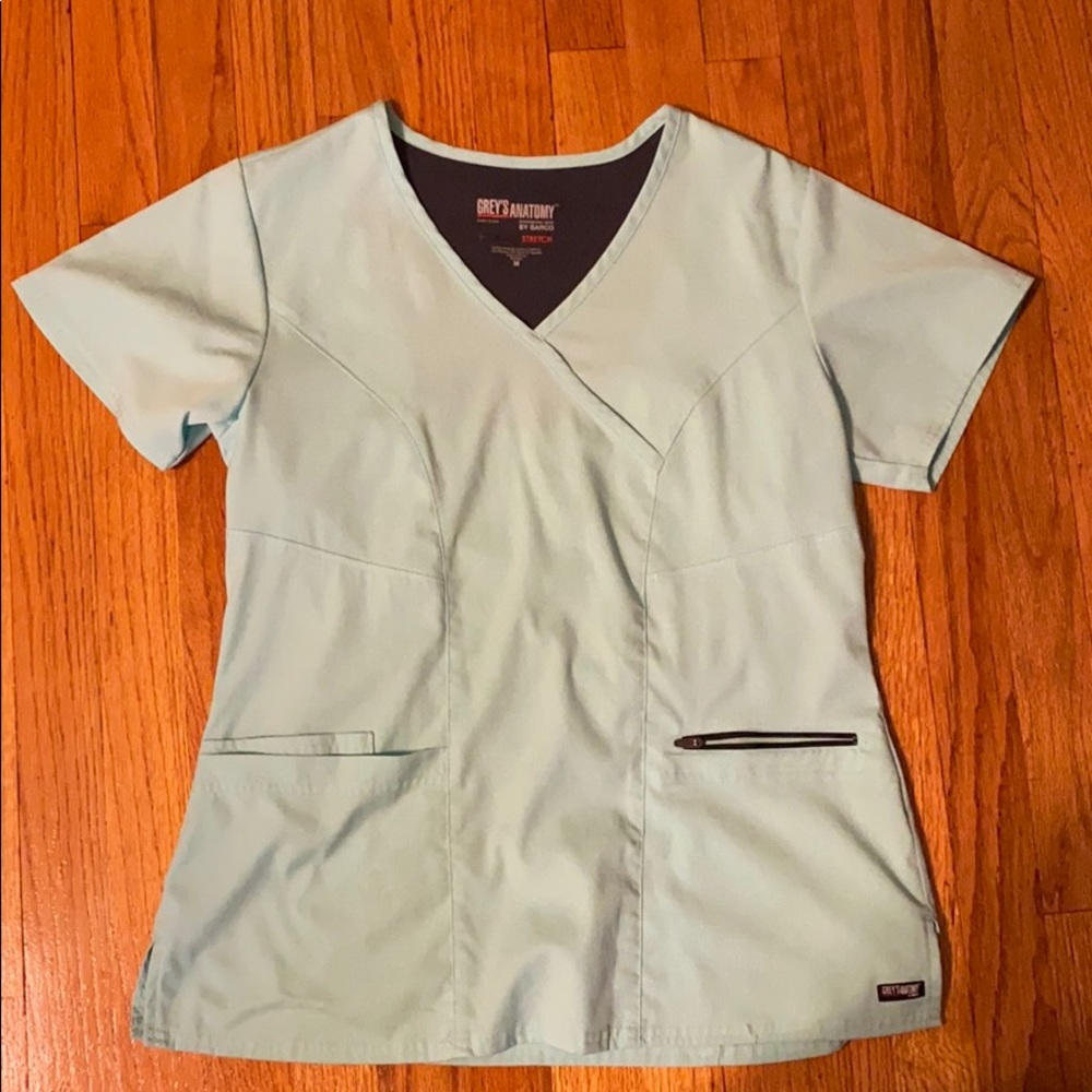 Grey’s Anatomy mint colored scrub top M